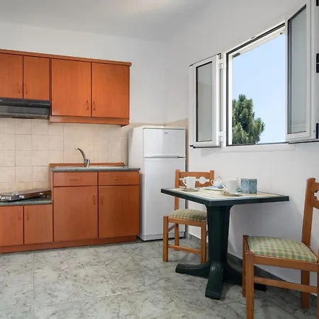 Halkia Apartment *